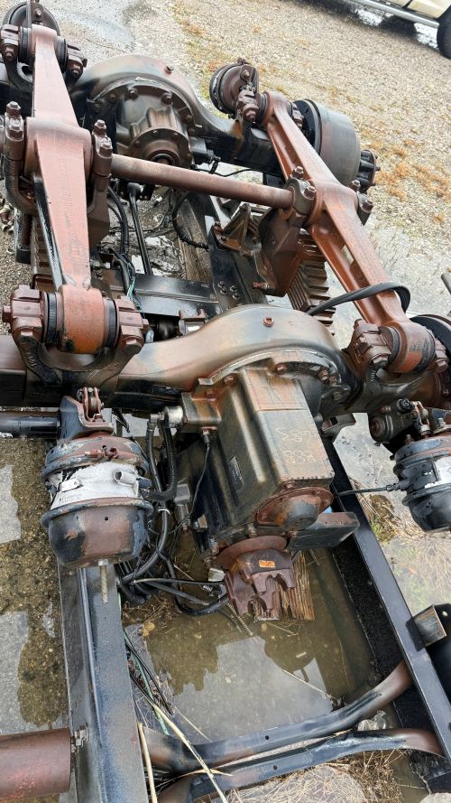 Rear Differential from Vehicle - Image 3